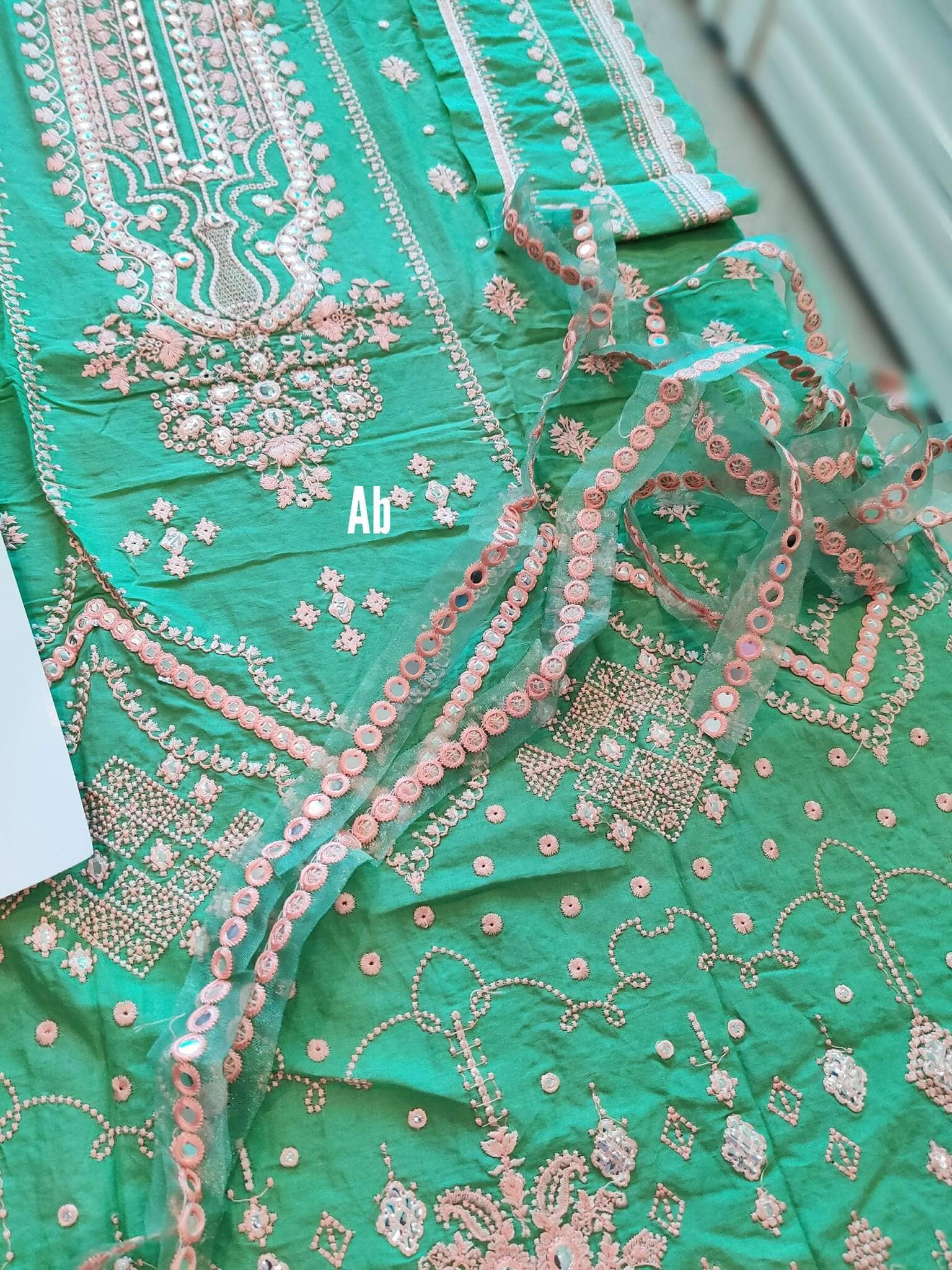 img_open_pic_sobia_nazir_vital_lawn_awwal_boutique