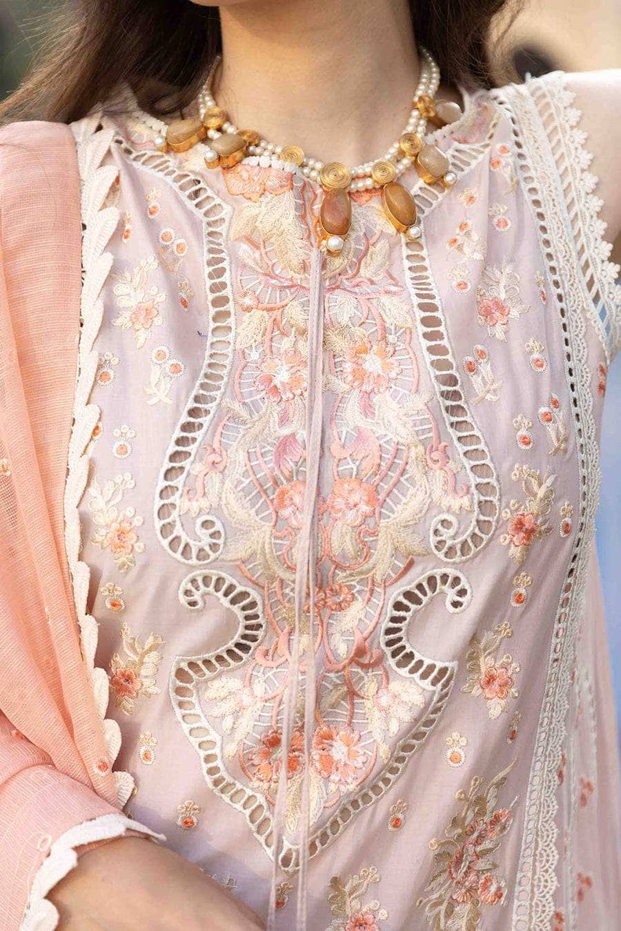 img_sobia_nazir_lawn_22_awwal_boutique