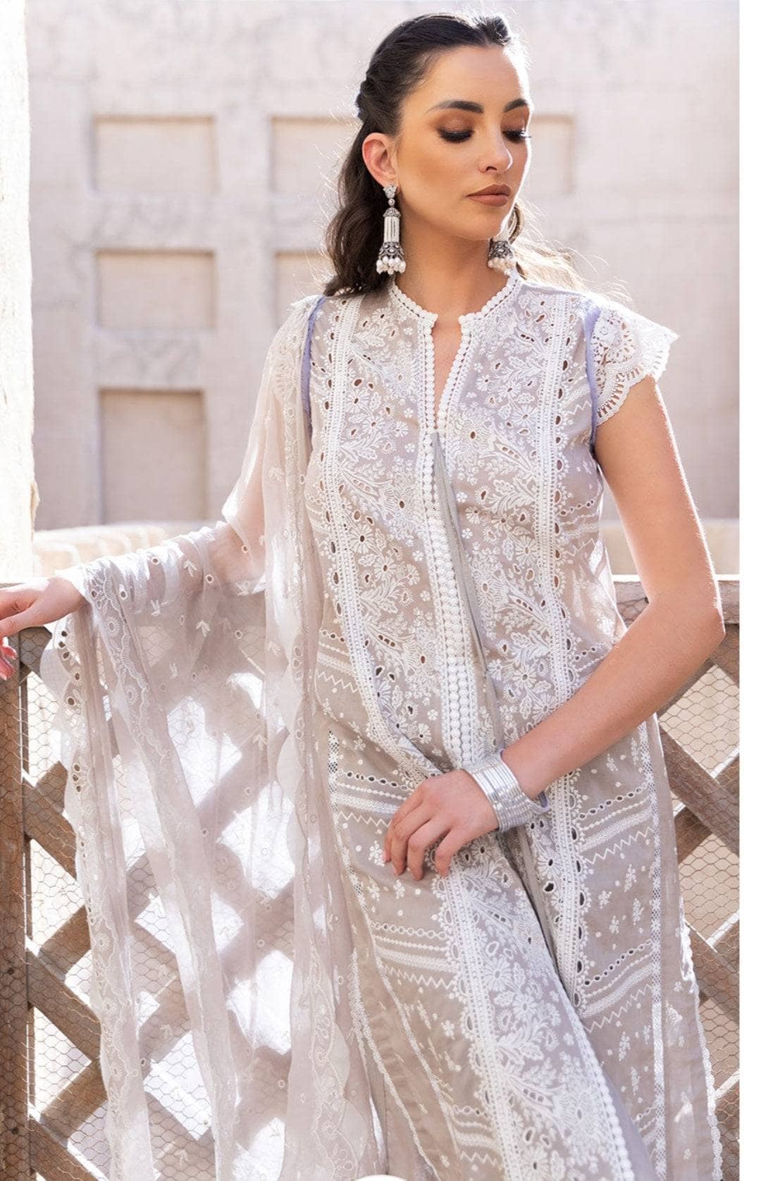 img_sobia_nazir_vital_lawn_22_awwal_boutique