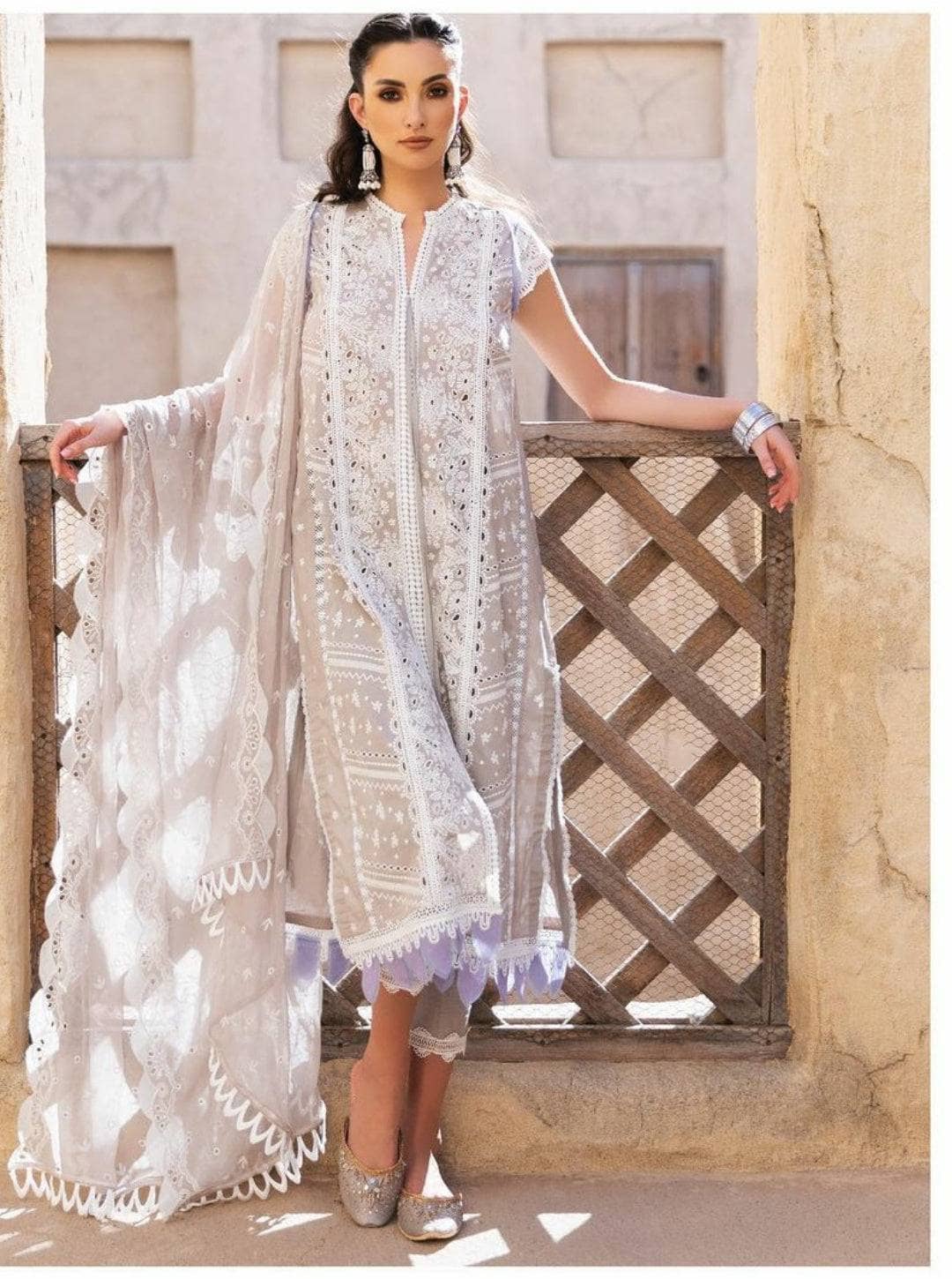img_sobia_nazir_vital_lawn_22_awwal_boutique