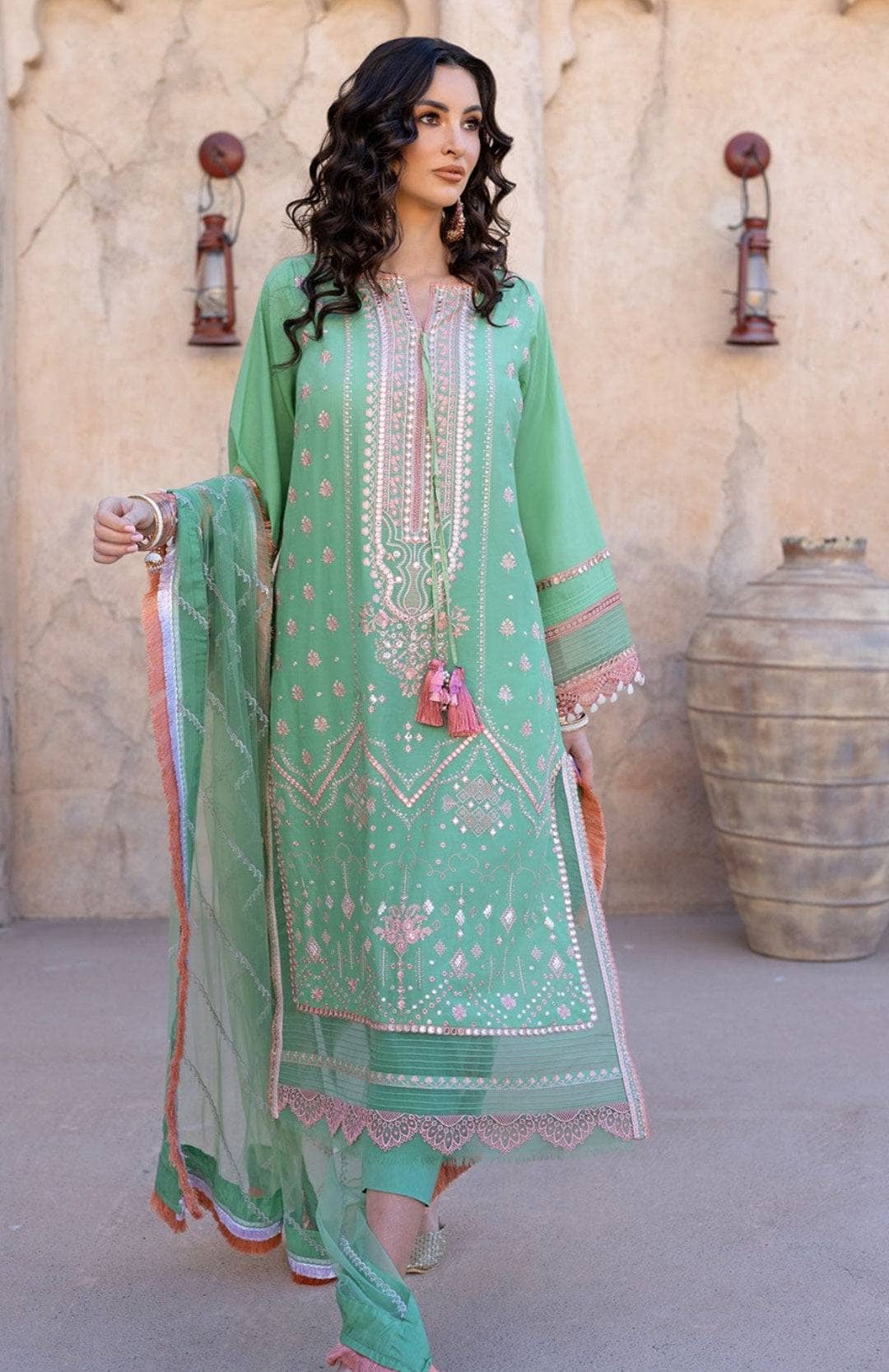 img_sobia_nazir_vital_lawn_22_awwal_boutique