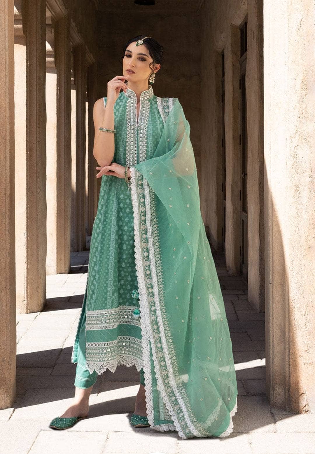 img_sobia_nazir_vital_lawn_22_awwal_boutique