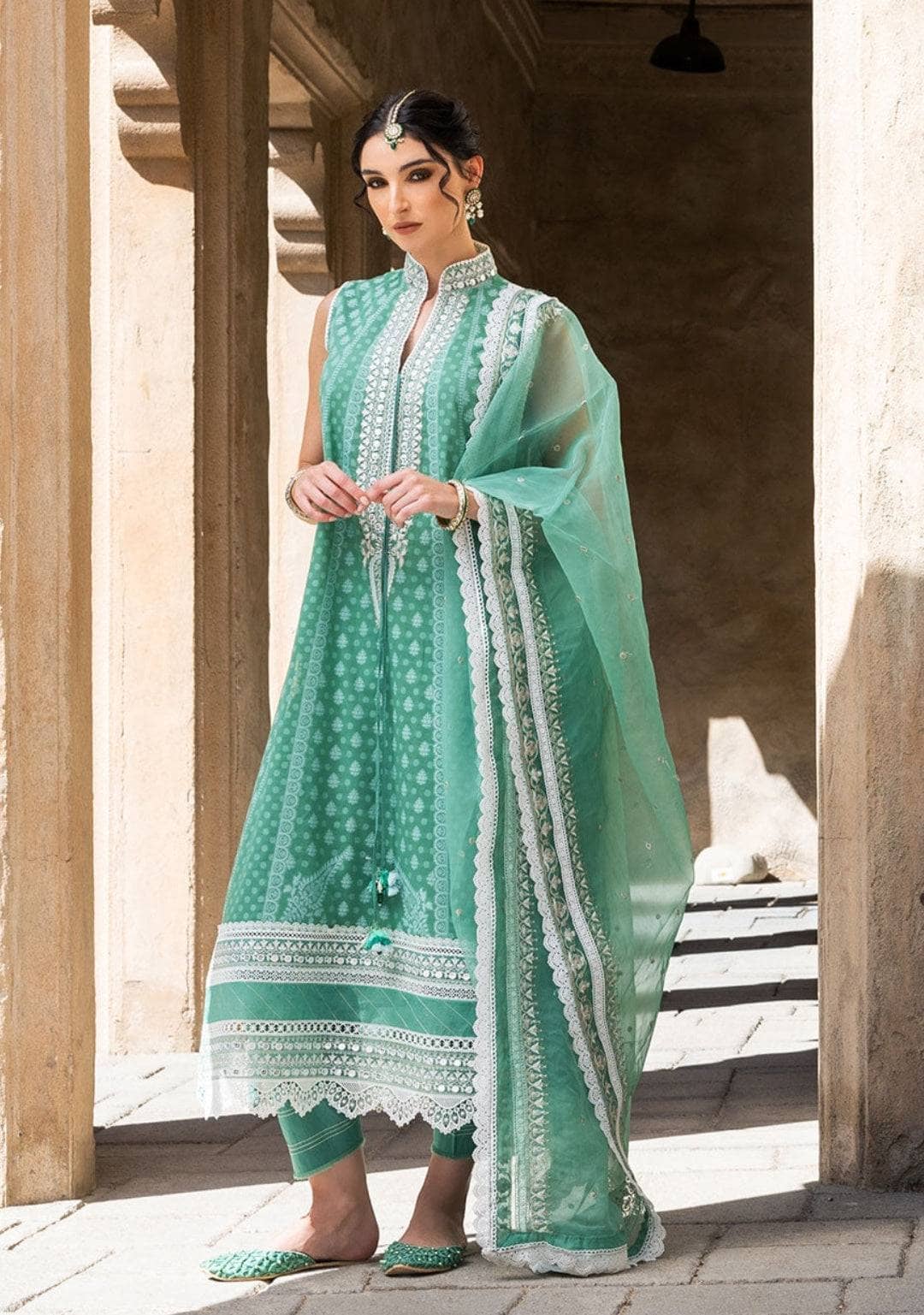 img_sobia_nazir_vital_lawn_22_awwal_boutique