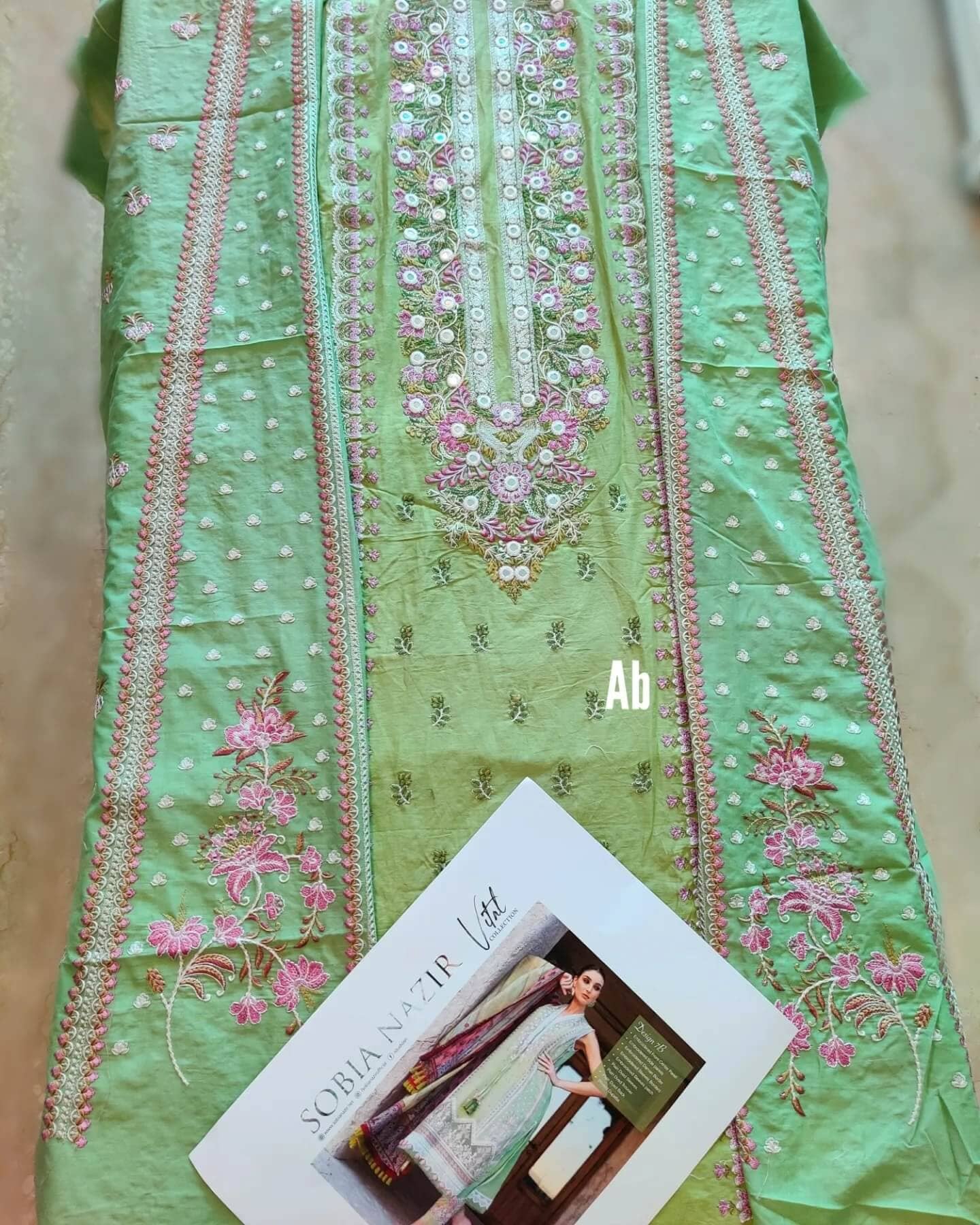 Open Pic\Sobia Nazir Vital Lawn/7B