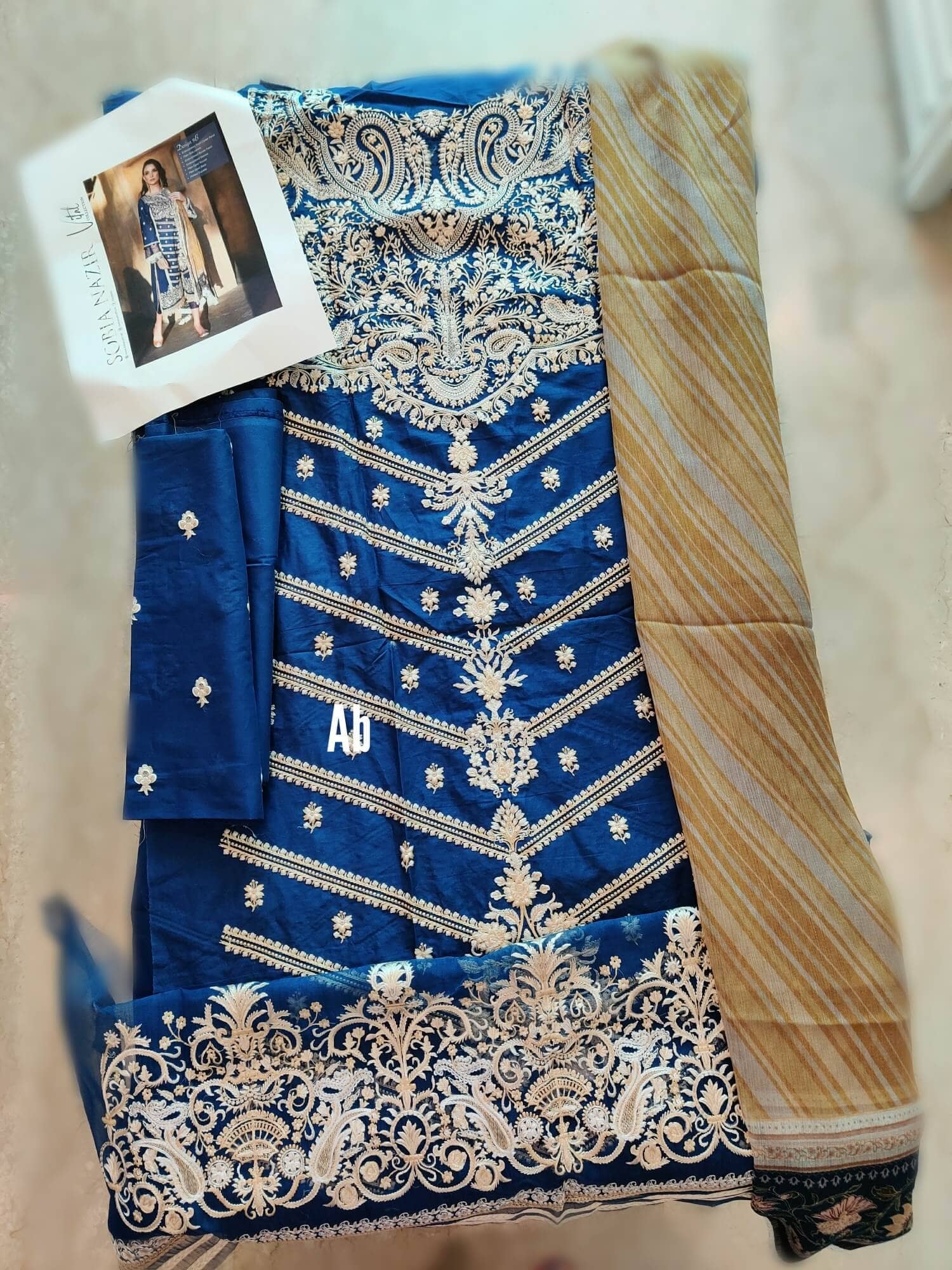 img_open_pic_sobia_nazir_vital_lawn_awwal_boutique