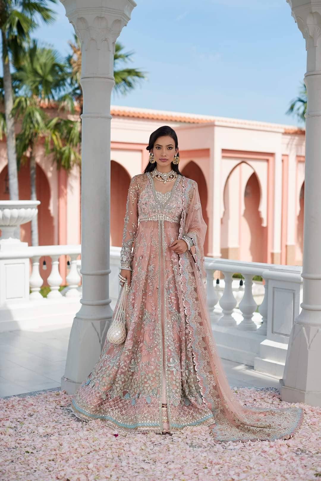 img_suffuse_by_sana_yasir_freesia_2022_wedding_edition_awwal_boutique