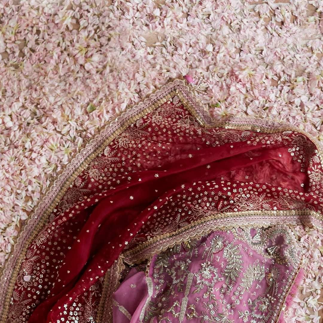 img_suffuse_by_sana_yasir_freesia_2022_wedding_edition_awwal_boutique