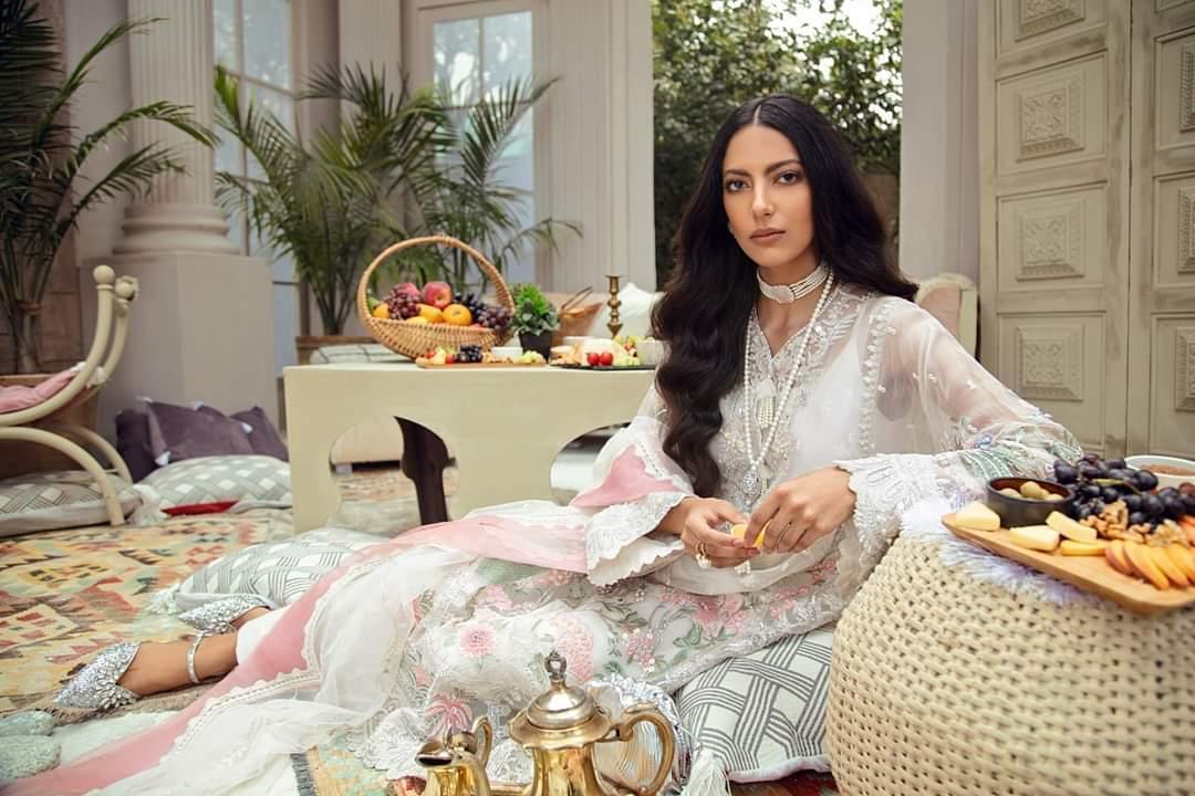 img_suffuse_freesia_luxury_wedding_edition_awwal_boutique