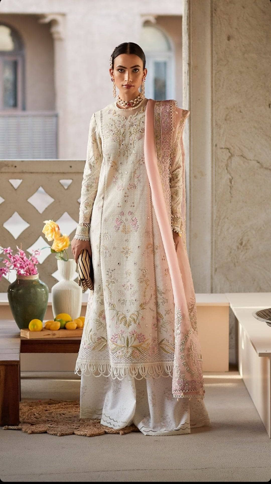 img_suffuse_lawn_collection_22_awwal_boutique