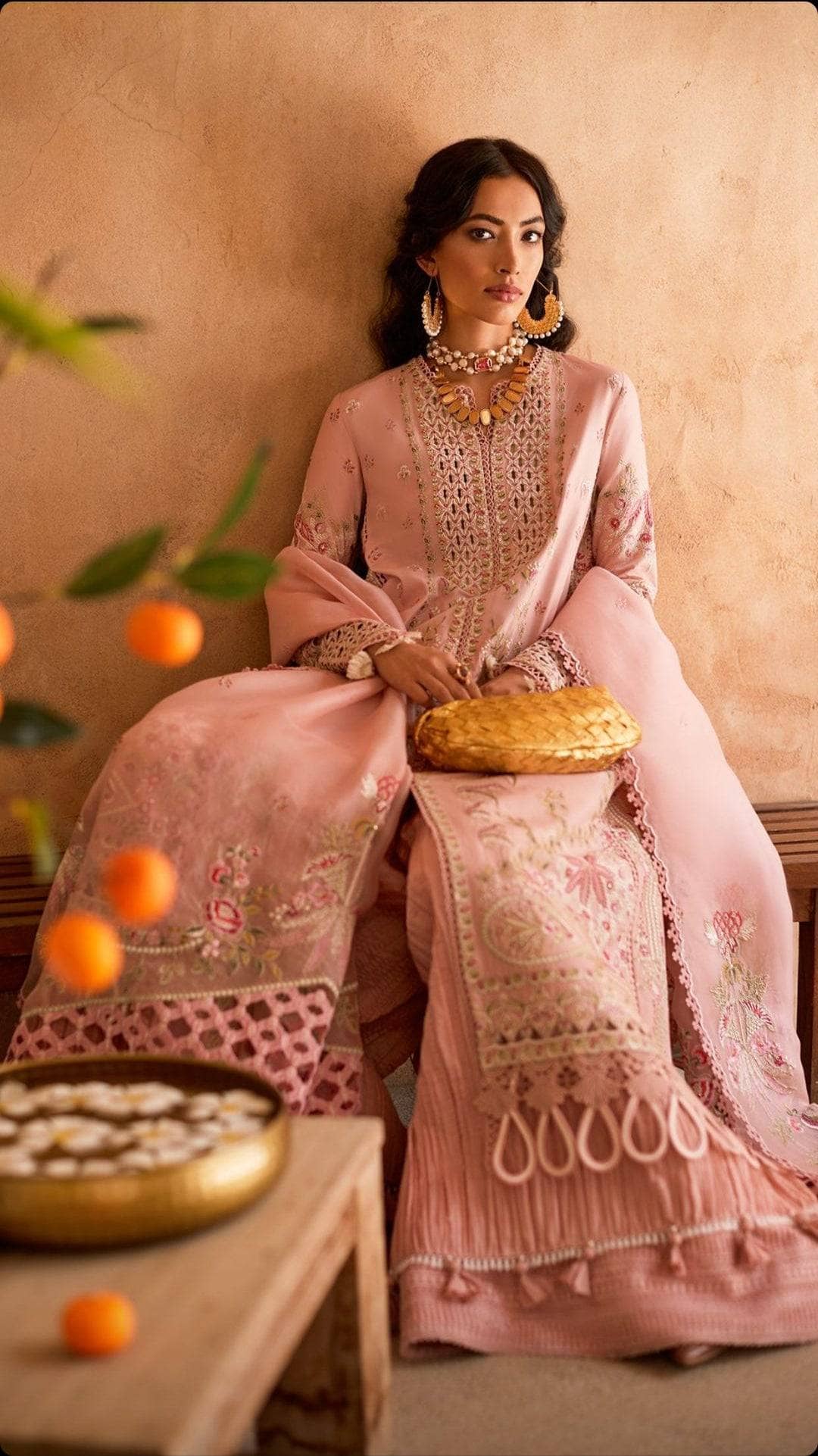 img_suffuse_lawn_collection_22_awwal_boutique