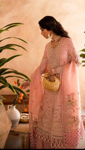 img_suffuse_lawn_collection_22_awwal_boutique