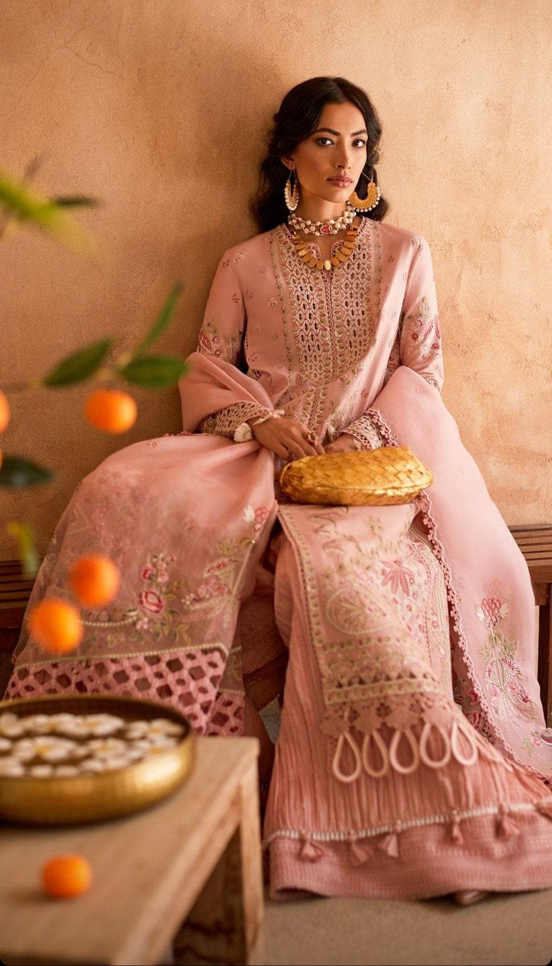 img_suffuse_lawn_collection_22_awwal_boutique