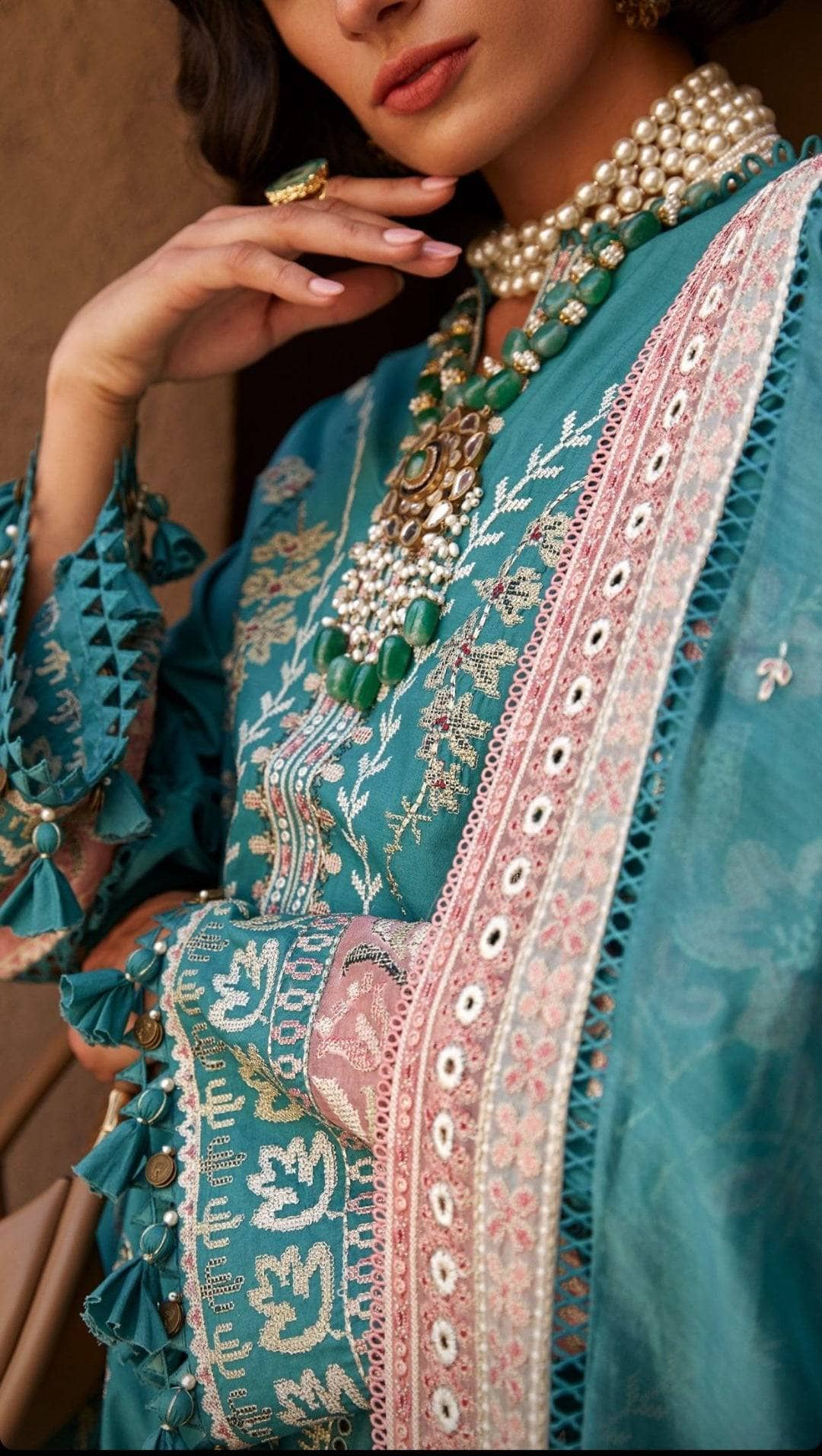 img_suffuse_lawn_collection_22_awwal_boutique