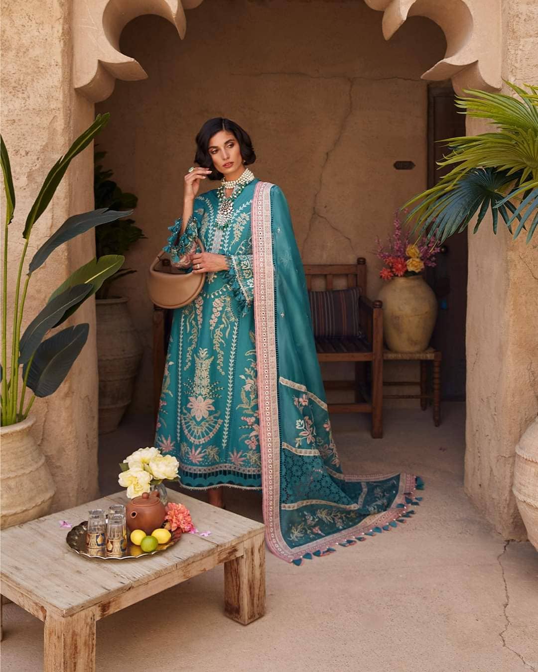 img_suffuse_lawn_collection_22_awwal_boutique