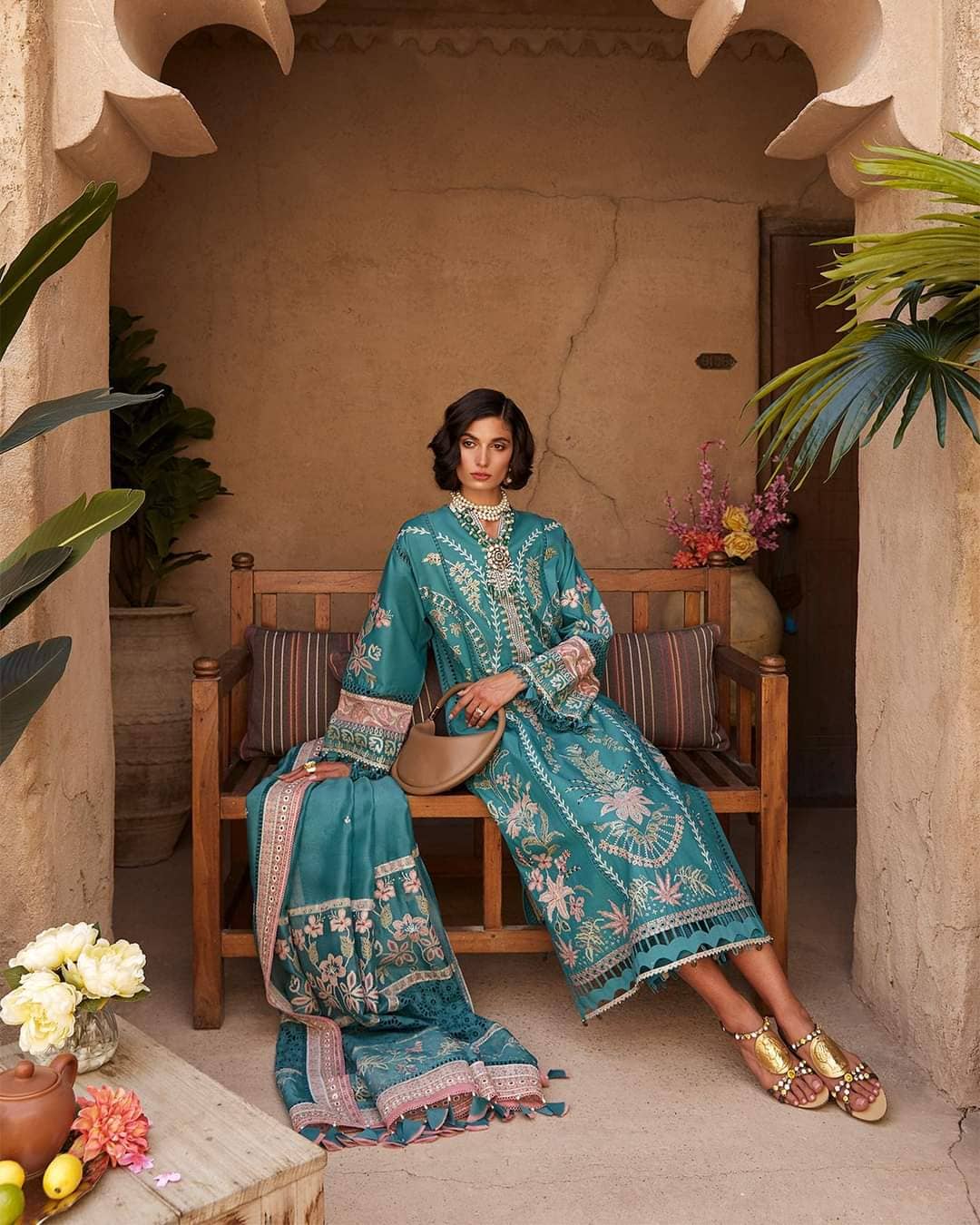 img_suffuse_lawn_collection_22_awwal_boutique