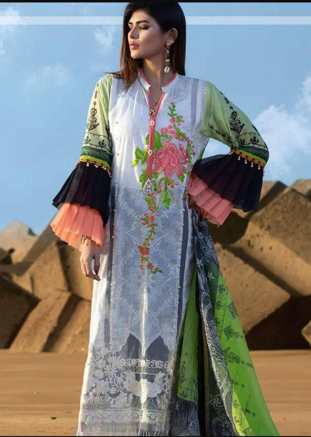 img_tajnoor_by_mahamir_lawn_awwal_boutique