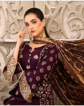 img_amna_sohail_by_tawakkal_lawn_gold_prints_awwal_boutique