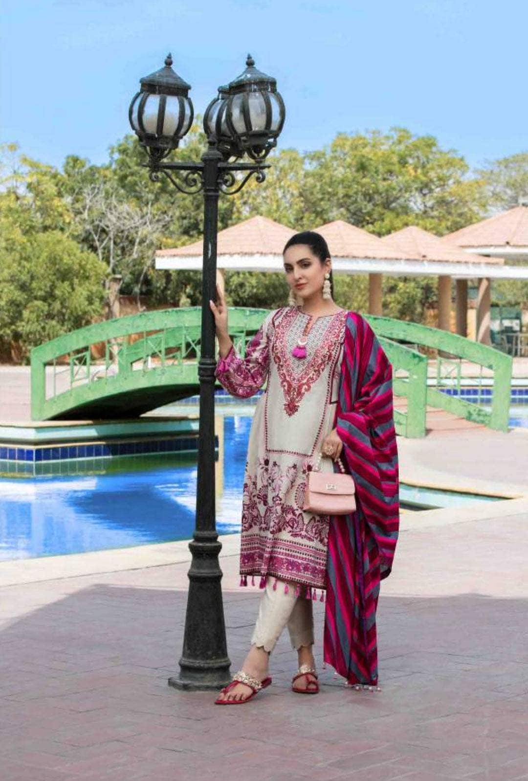 img_nazli_by_tawakkal_lawn_22_awwal_boutique