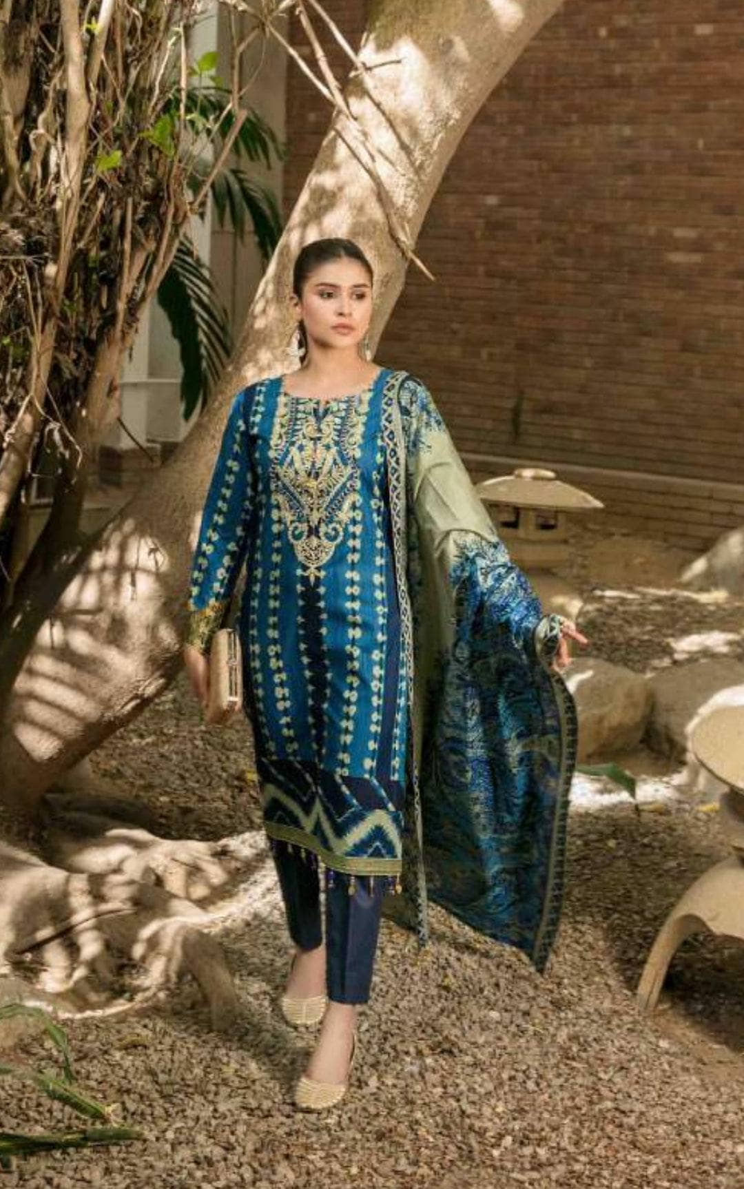 img_nazli_by_tawakkal_lawn_22_awwal_boutique