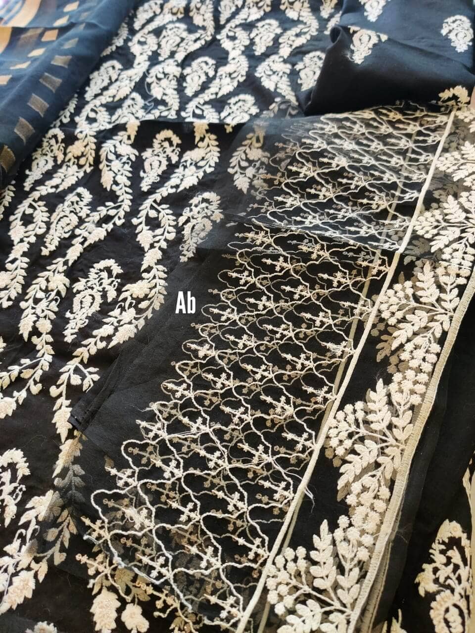 img_open_pics_umyas_awwal_boutique