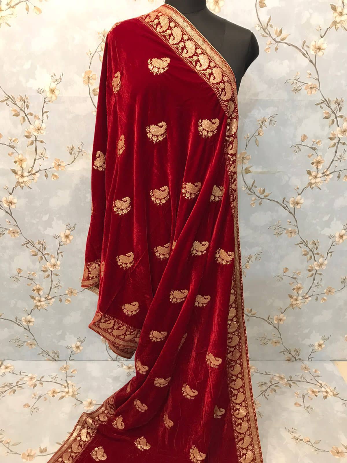 img_velvet_embroidered_shawls_awwal_boutique