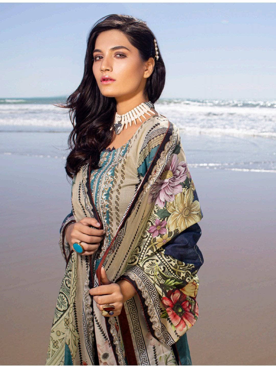 img_ravishing_embroidered_lawn_by_z_s_textiles_awwal_boutique