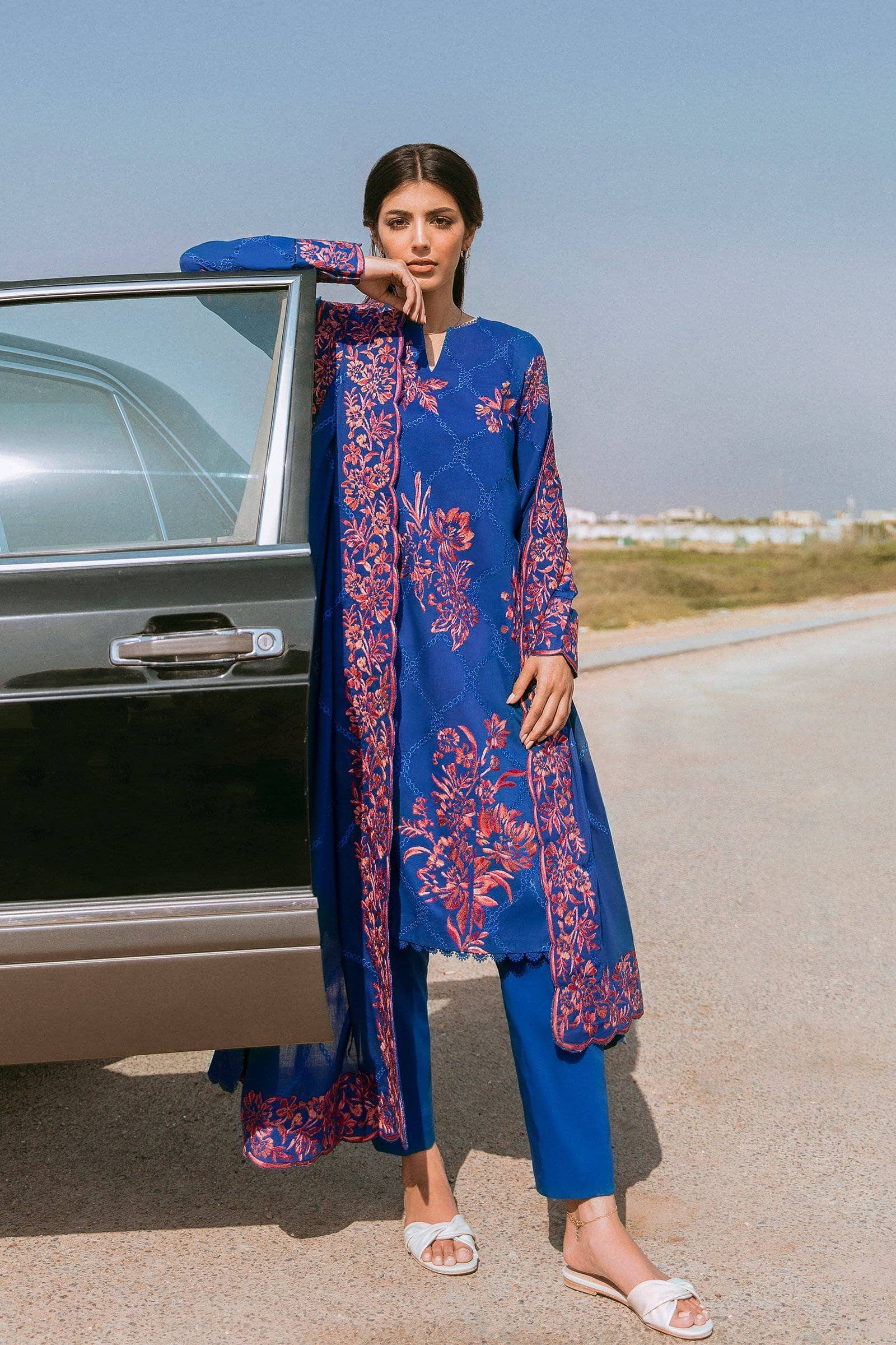 img_zaha_lawn_2021_awwal_boutique