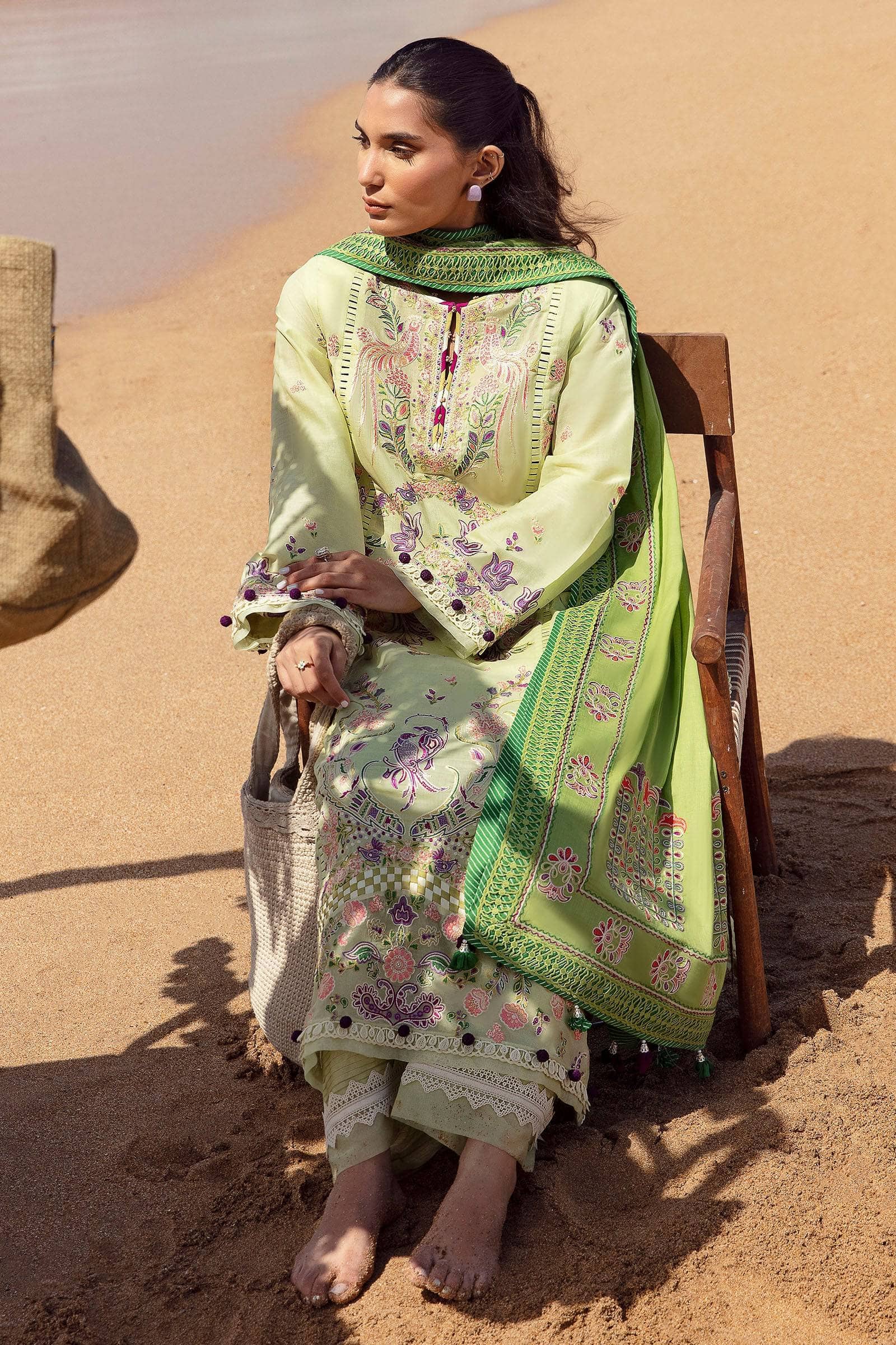 img_zaha_lawn_2023_awwal_boutique