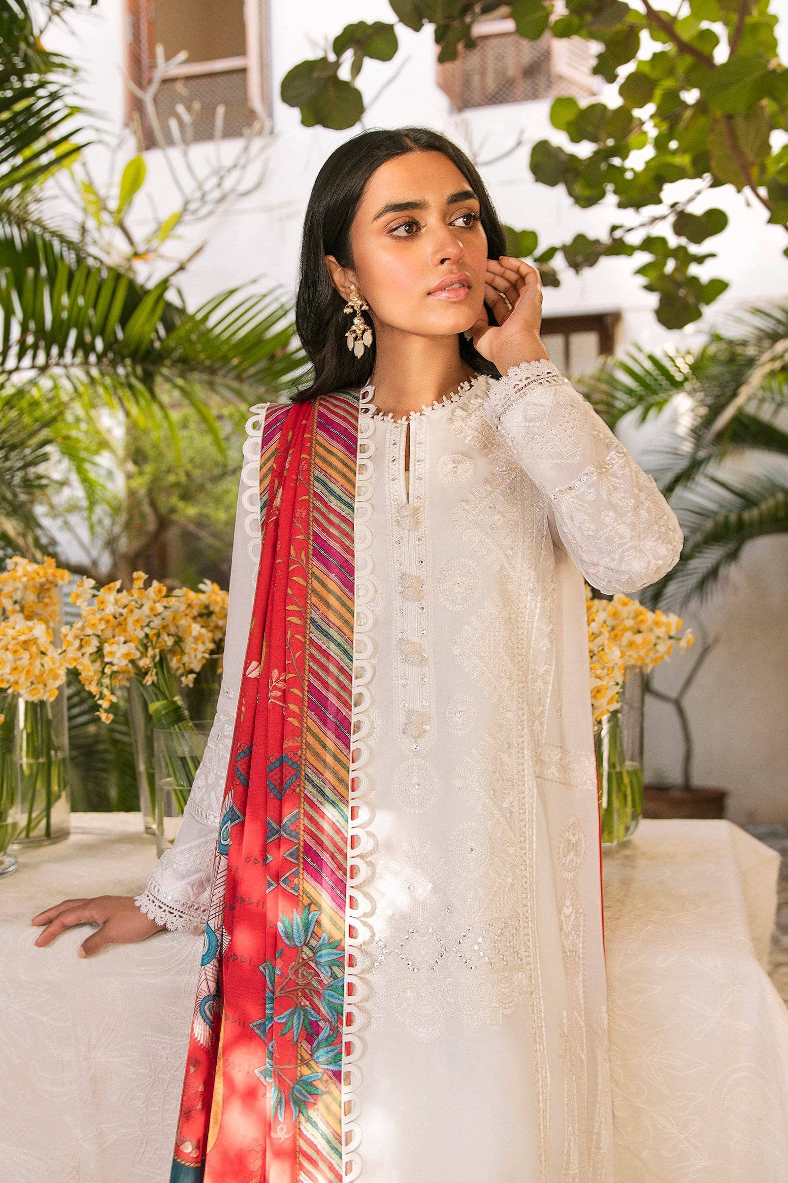 img_zaha_lawn_2021_awwal_boutique
