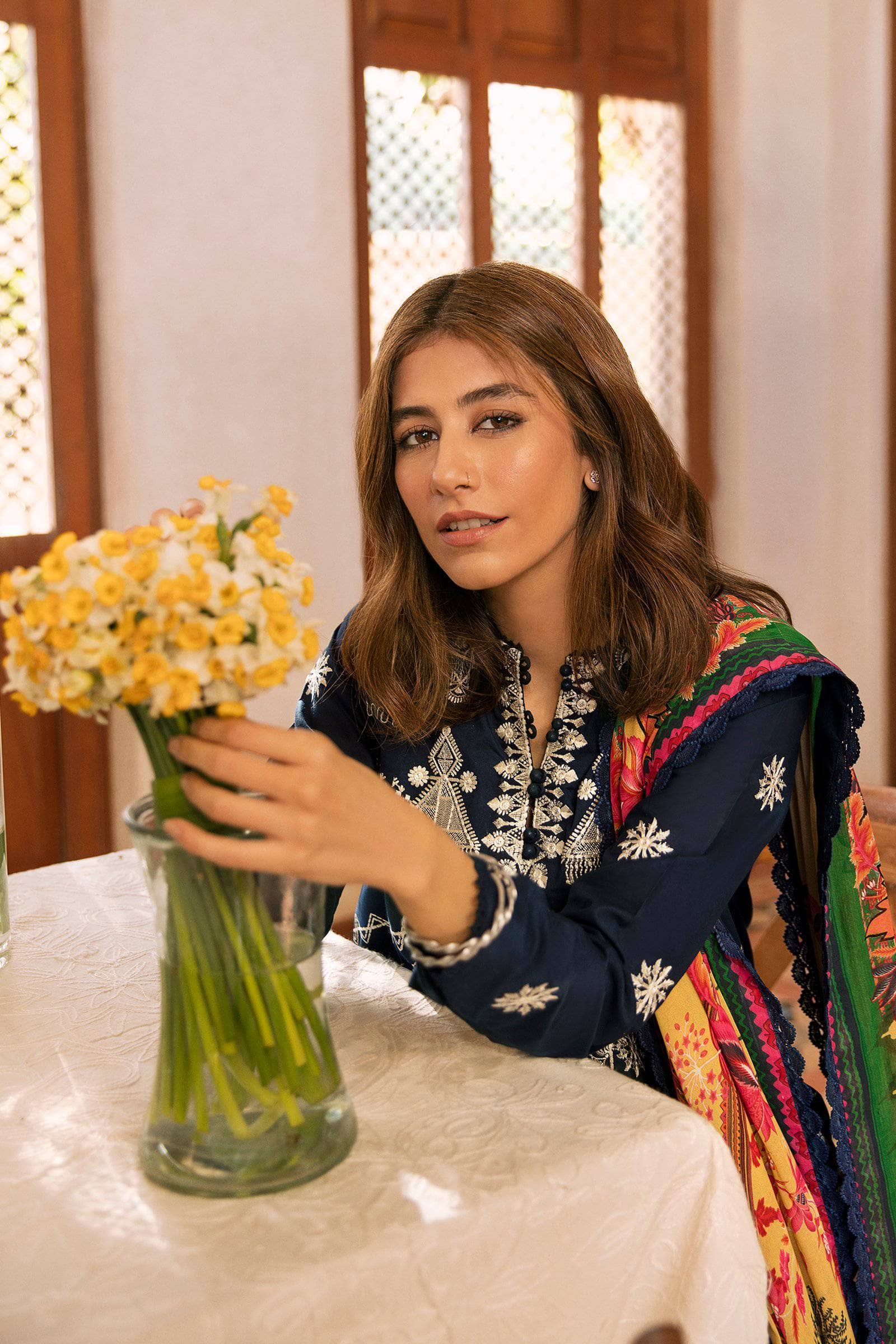 img_zaha_lawn_2021_awwal_boutique