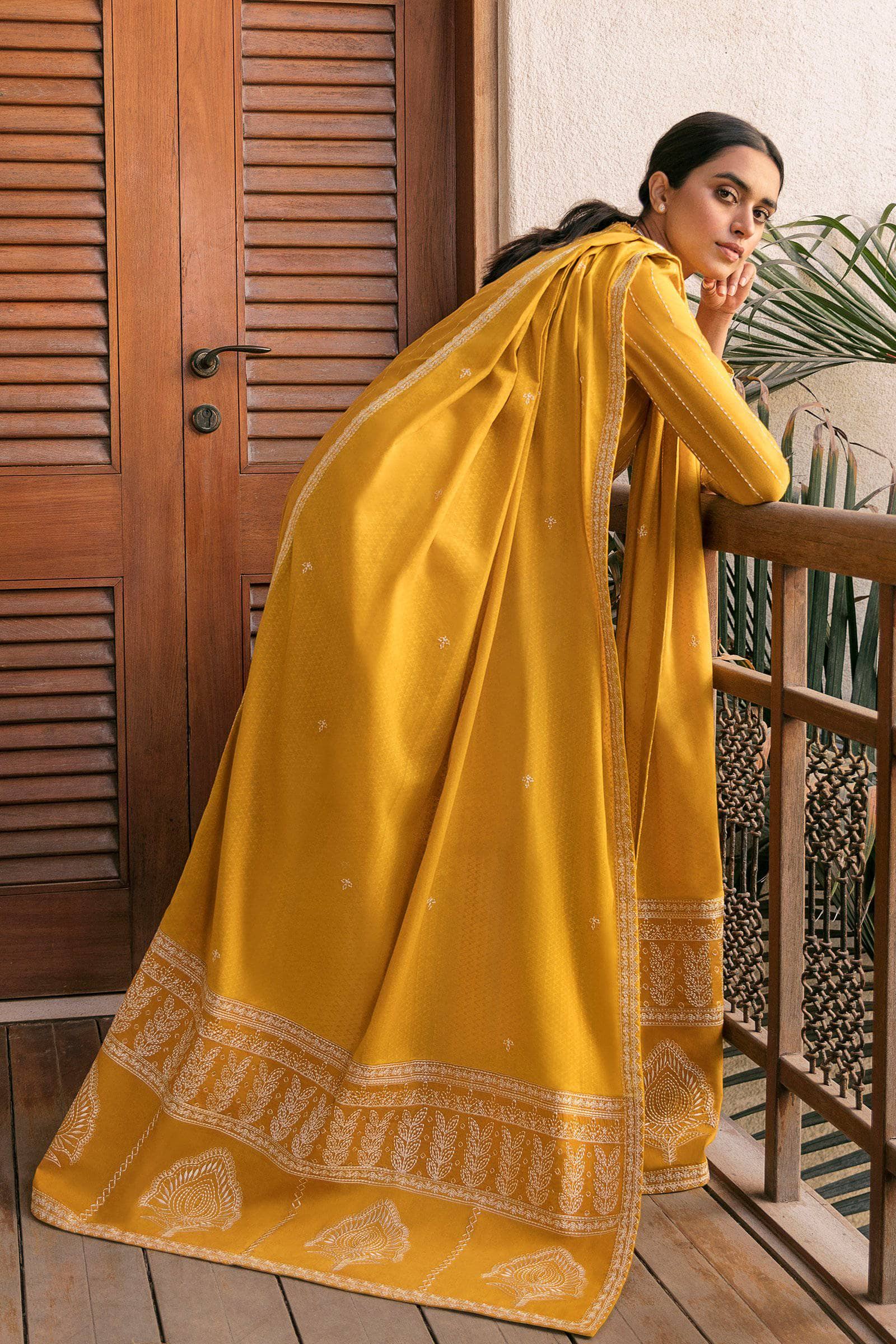 img_zaha_lawn_2021_awwal_boutique