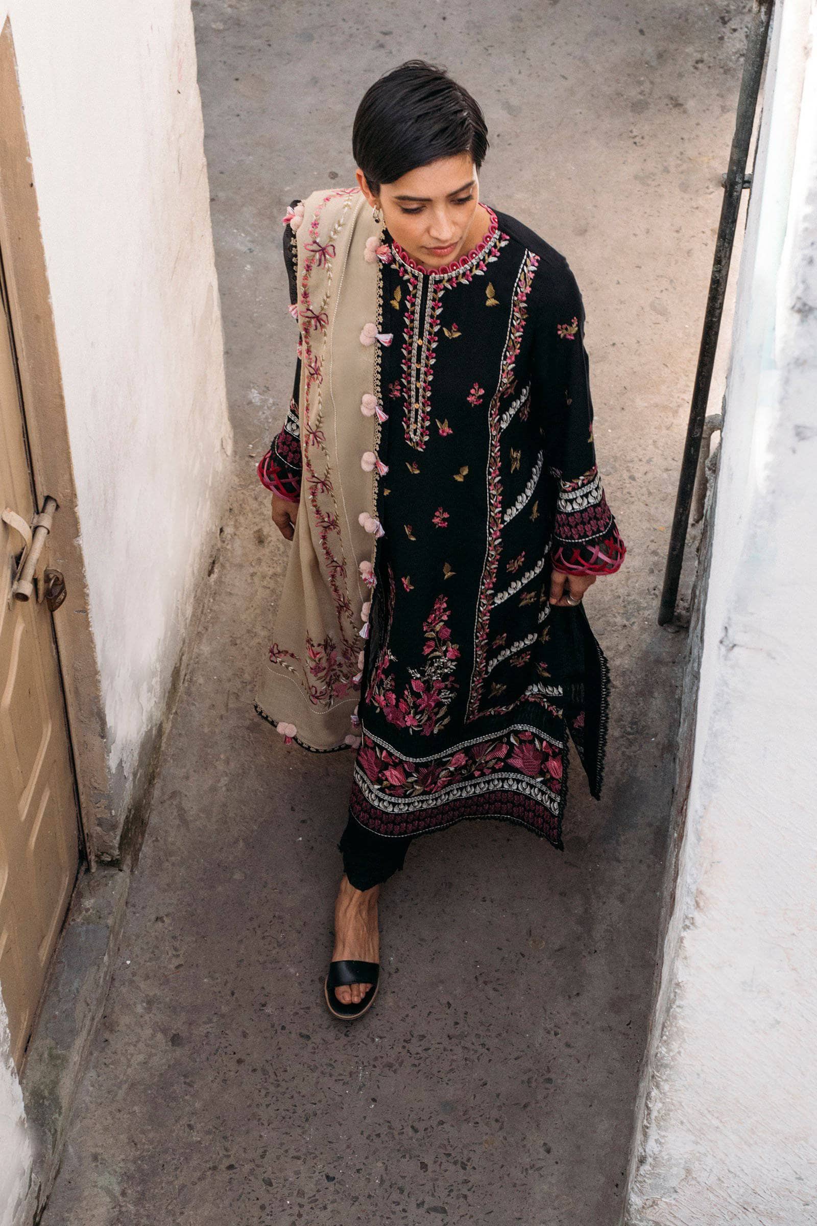 img_zaha_humrahi_winter_collection_awwal_boutique