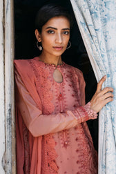 img_zaha_humrahi_winter_collection_awwal_boutique