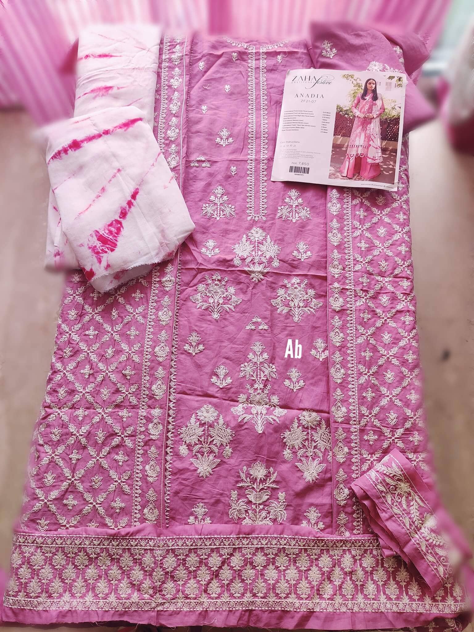 img_open_pic_zaha_festive_lawn_2021_awwal_boutique