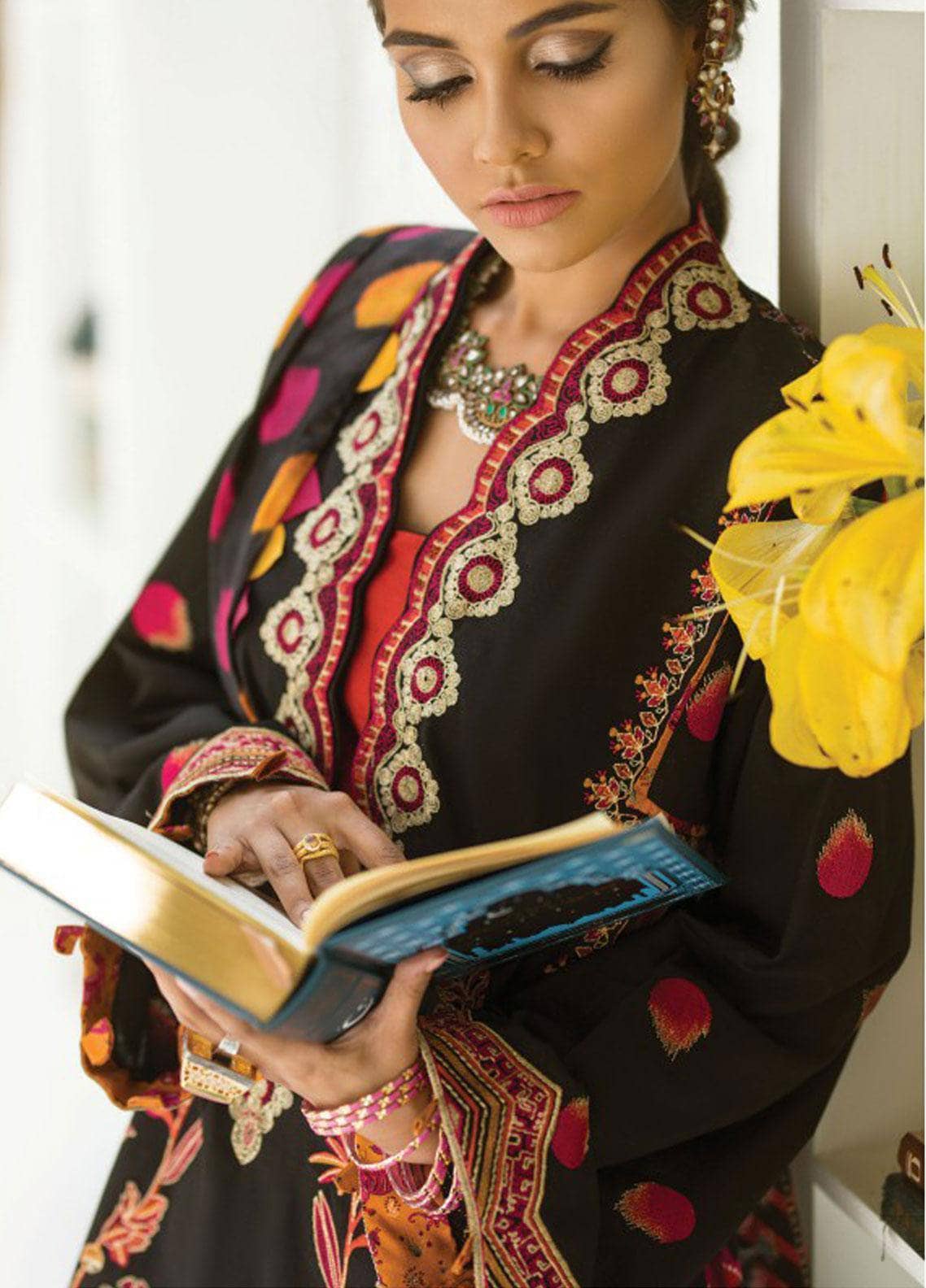 img_zaha_lawn_awwal_boutique