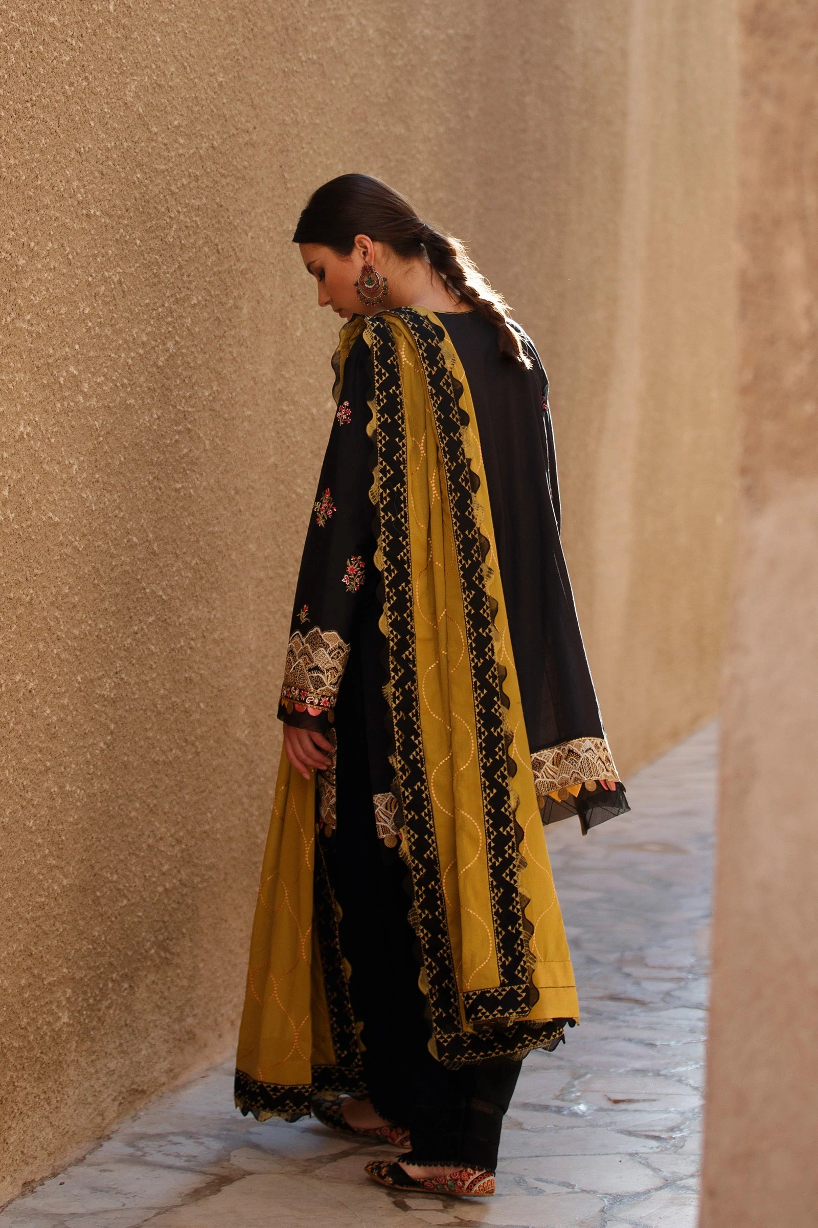 img_zaha_lawn_22_awwal_boutique