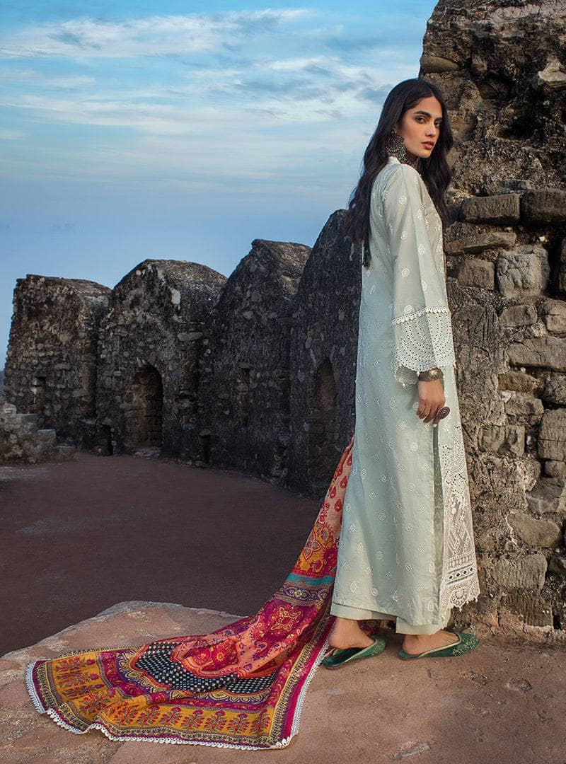 Img_zainab_chottani_awwal_boutique