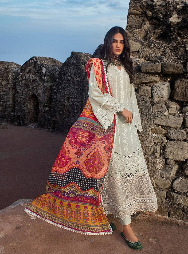 Img_zainab_chottani_awwal_boutique