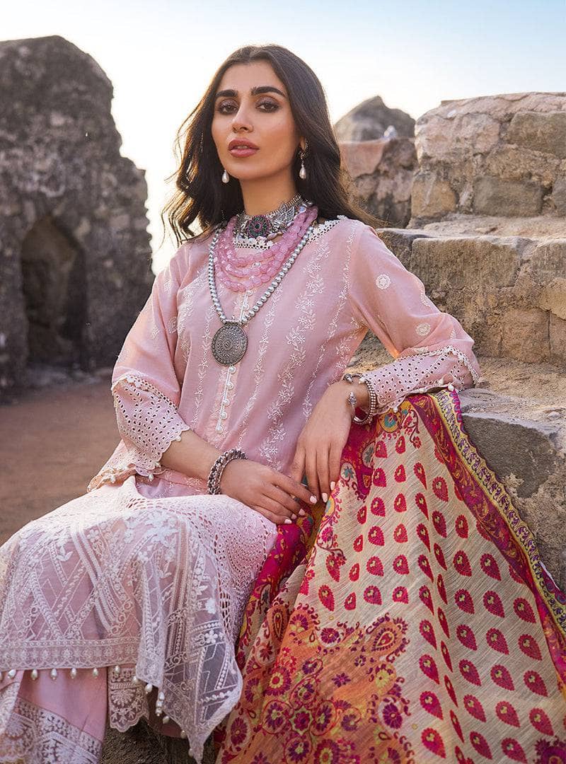 Img_zainab_chottani_awwal_boutique