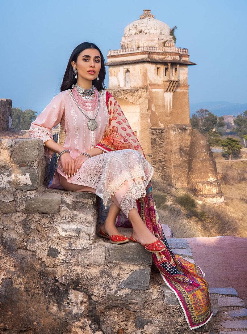 Img_zainab_chottani_awwal_boutique