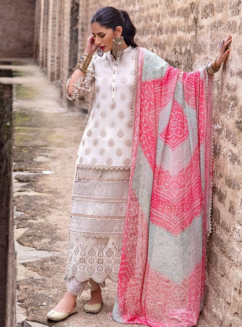Img_zainab_chottani_awwal_boutique