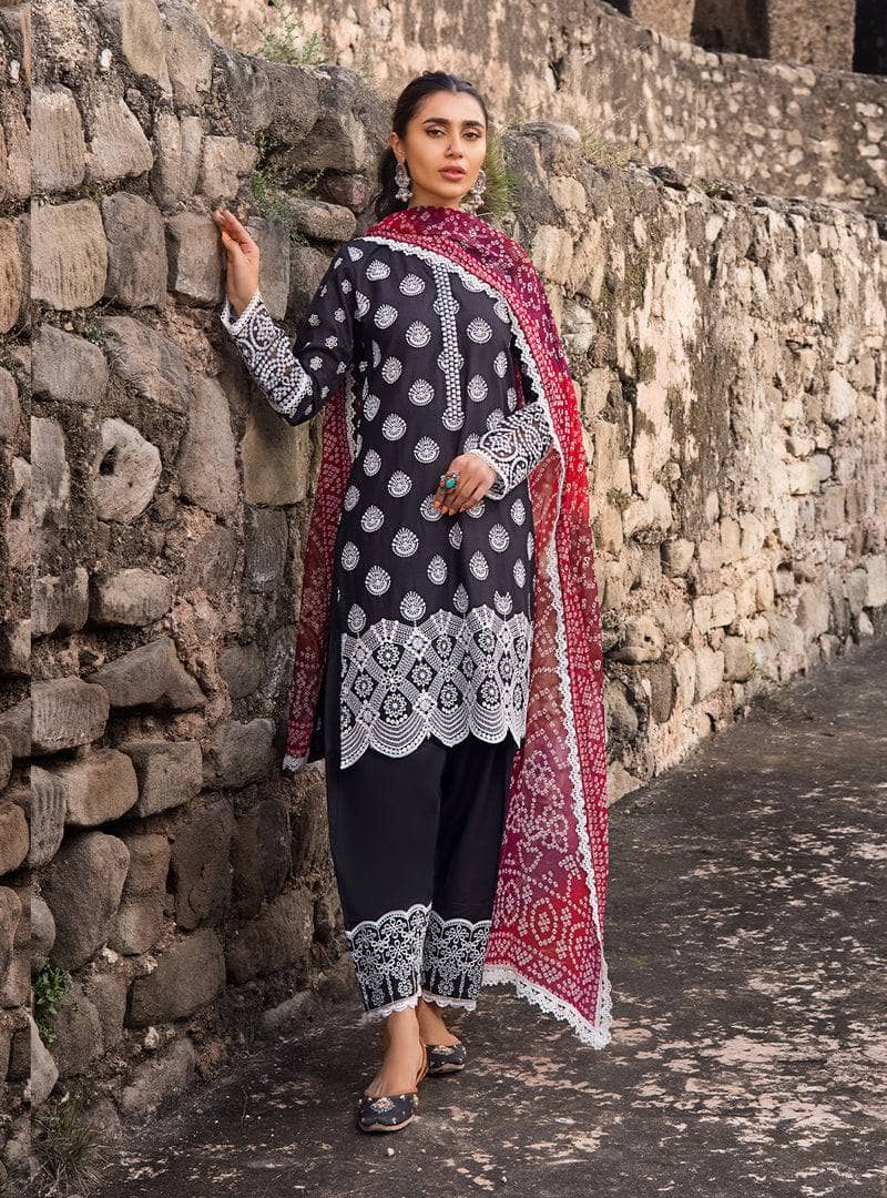 Img_zainab_chottani_awwal_boutique