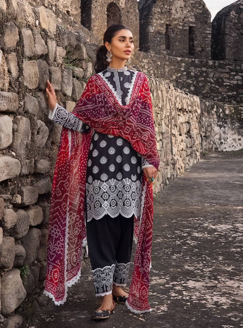 Img_zainab_chottani_awwal_boutique
