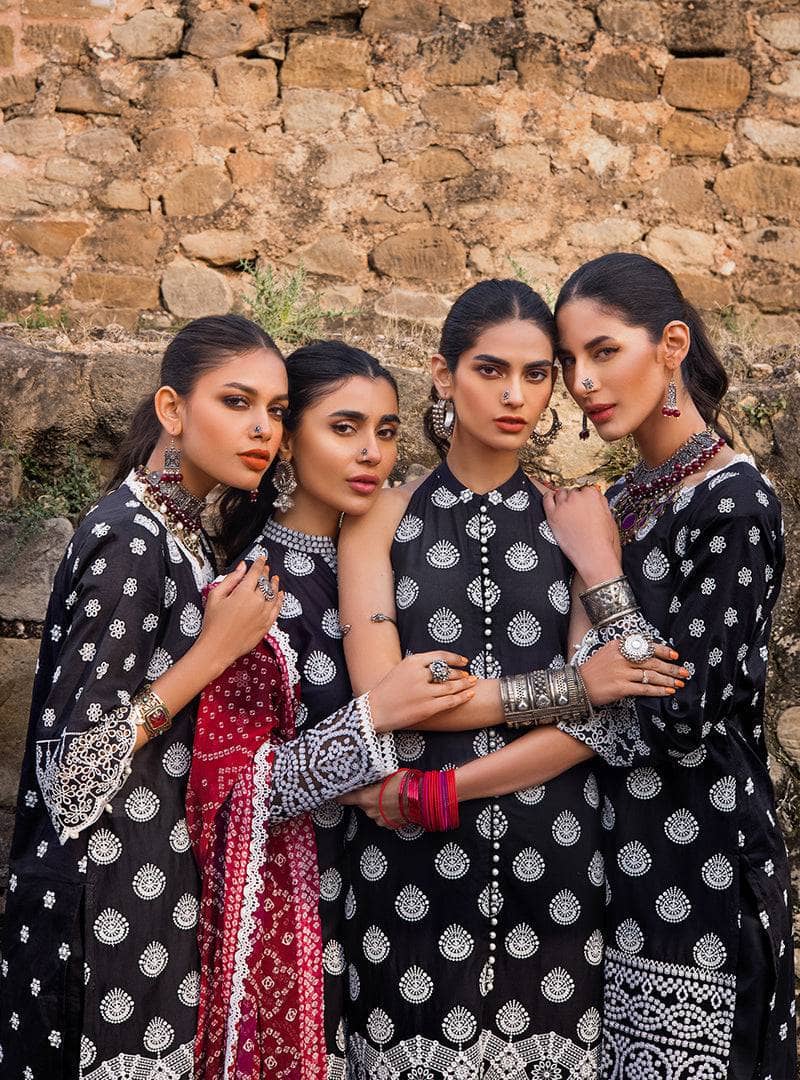 Img_zainab_chottani_awwal_boutique