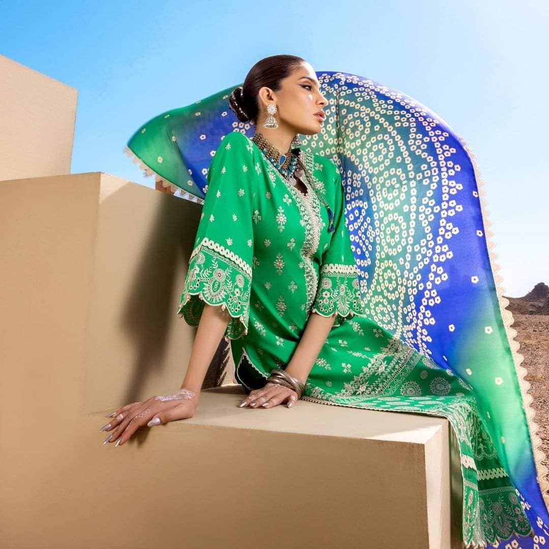 img_zainab_chottani_lawn_23_awwal_boutique