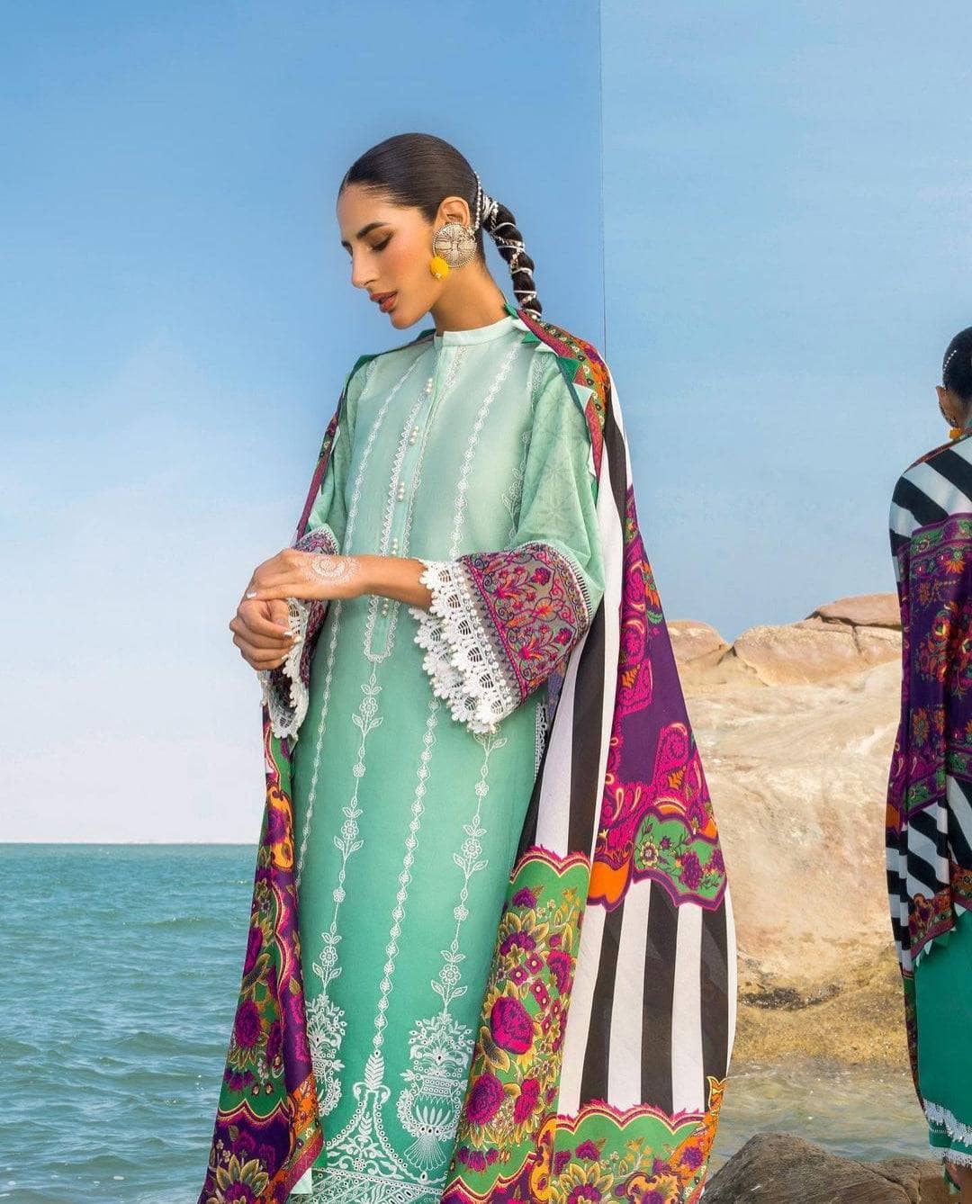 img_zainab_chottani_lawn_23_awwal_boutique