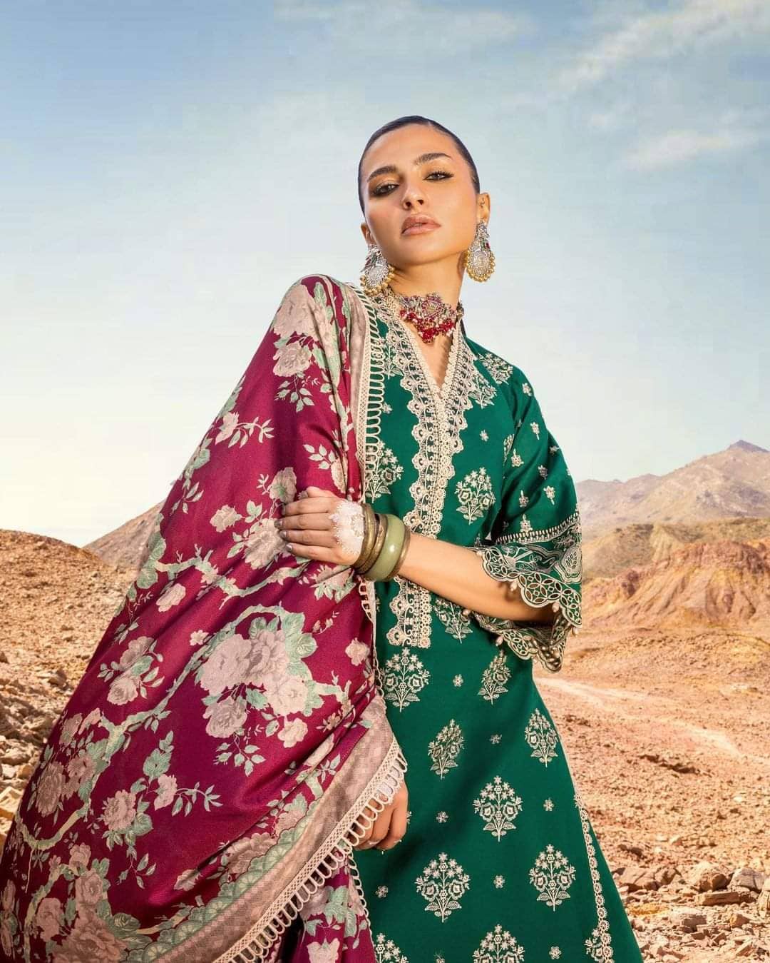 img_zainab_chottani_lawn_23_awwal_boutique