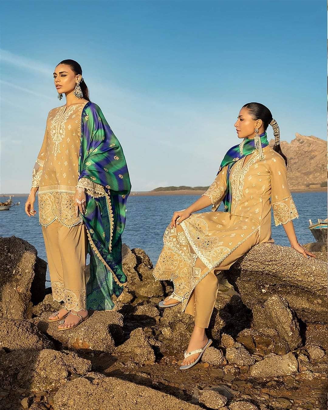 img_zainab_chottani_lawn_23_awwal_boutique