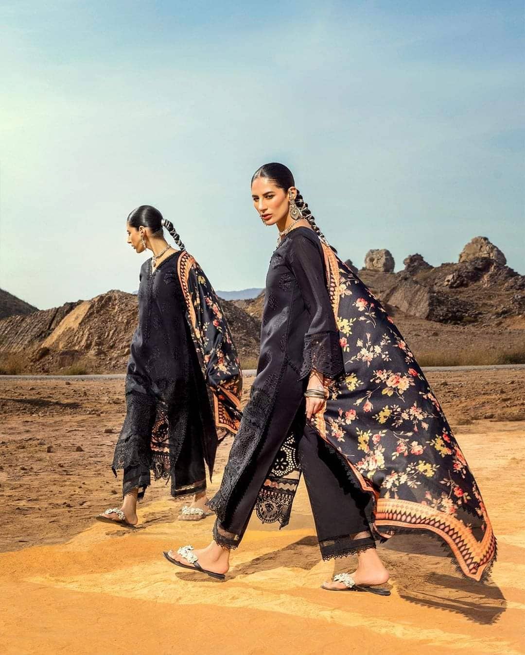 img_zainab_chottani_lawn_23_awwal_boutique