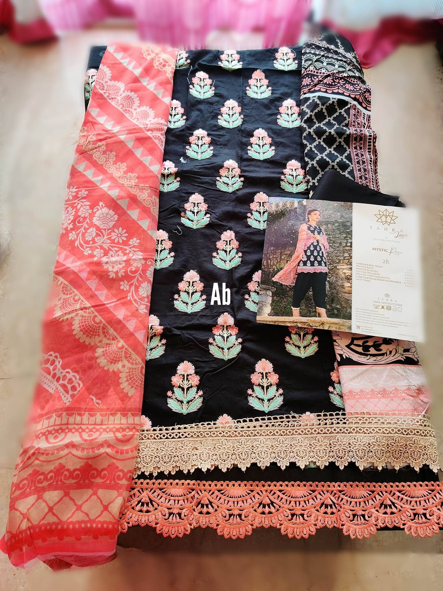 img_open_pic_zainab_chotani_tahra_lawn_2021_awwal_boutique